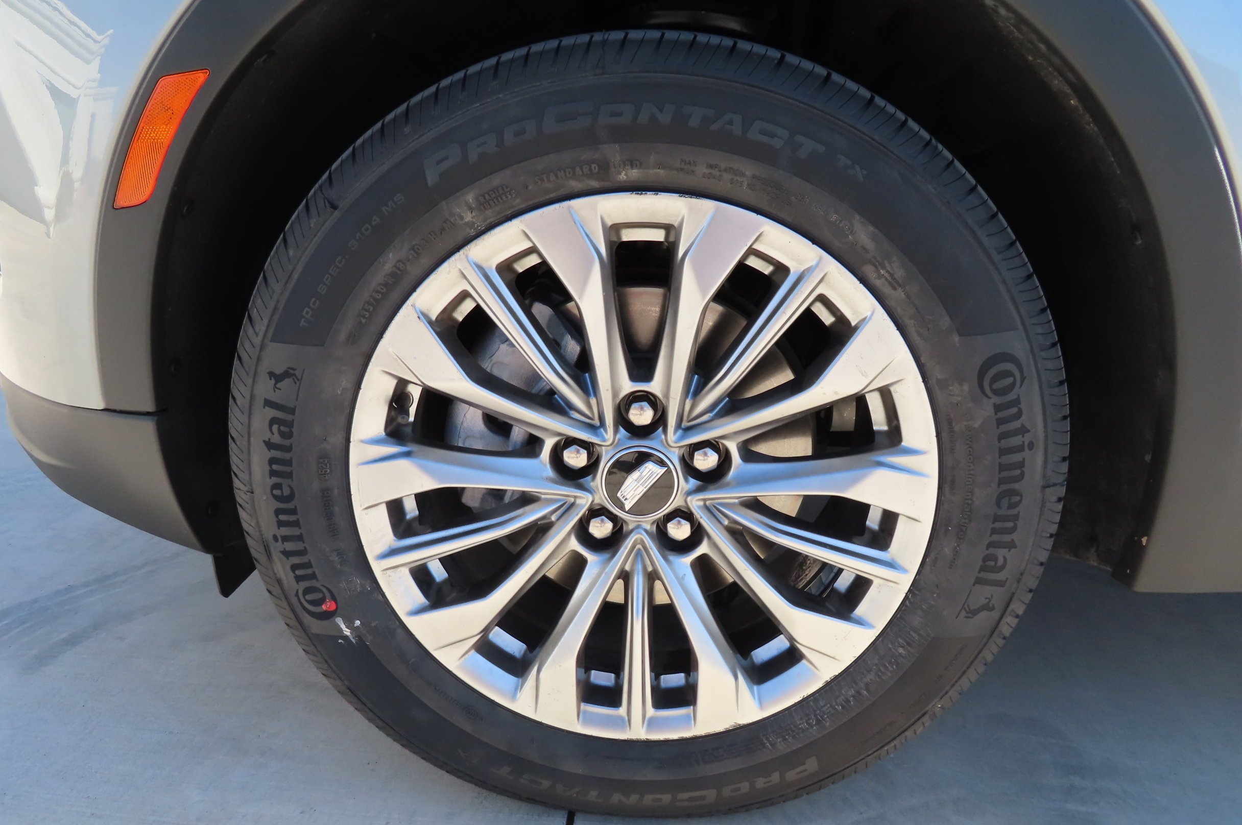 Used 2024 Cadillac XT4 Premium Luxury image 5