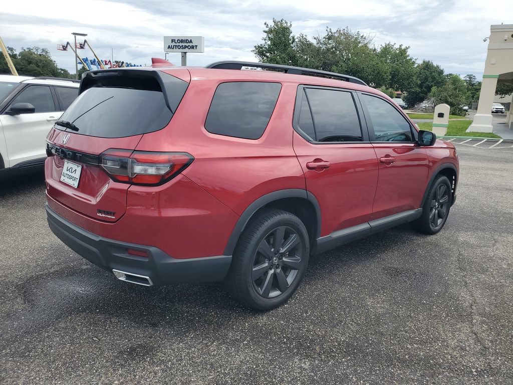 Used 2023 Honda Pilot Sport image 4