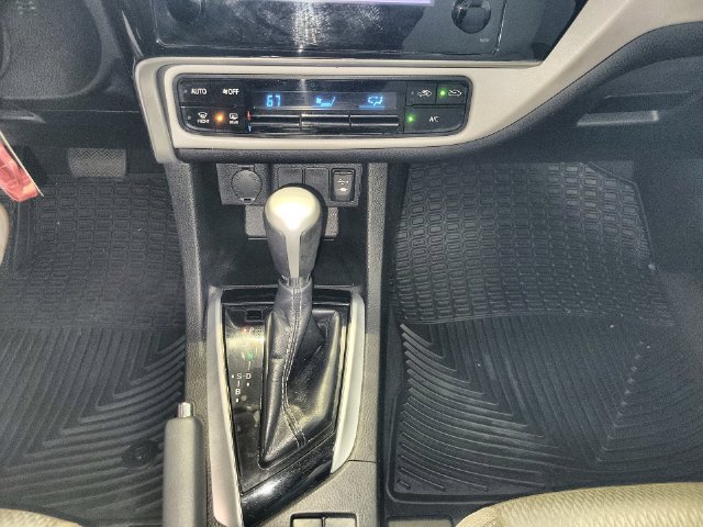 Used 2019 Toyota Corolla LE FWD image 18