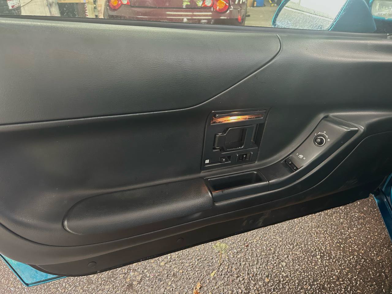 Used 1995 Chevrolet Corvette Coupe RWD image 19