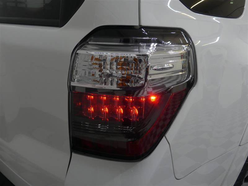 Used 2018 Toyota 4Runner TRD Off-Road Premium AWD/4WD image 15