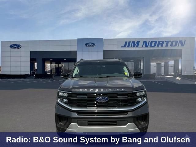 Used 2026 Ford Expedition Platinum w/ Driver's Package AWD/4WD image 10