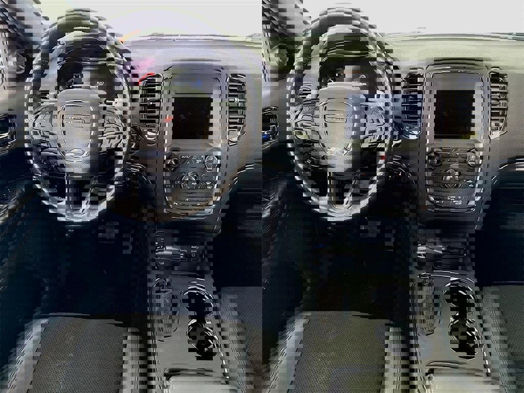 Used 2019 Dodge Durango GT image 2