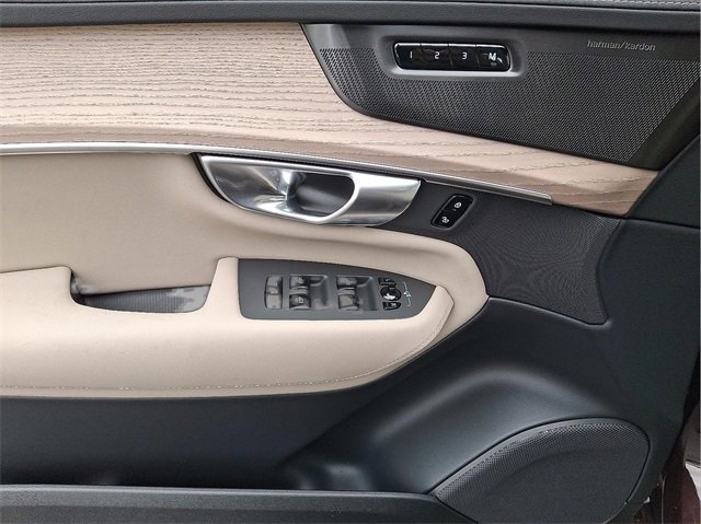 New 2026 Volvo XC90 B6 Plus w/ Protection Package Premier image 6