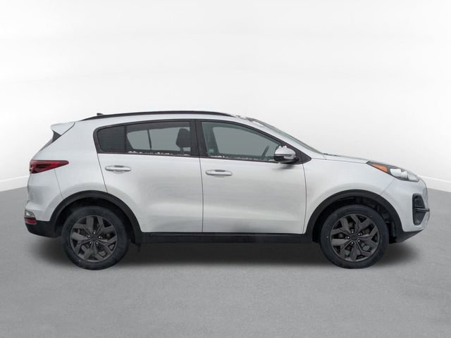 Used 2022 Kia Sportage Nightfall Edition image 2