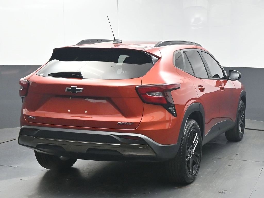 Used 2024 Chevrolet Trax ACTIV w/ Sunroof Package image 7