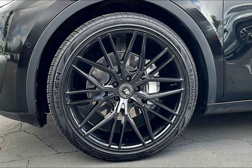 Used 2022 Tesla Model Y Long Range AWD/4WD image 28