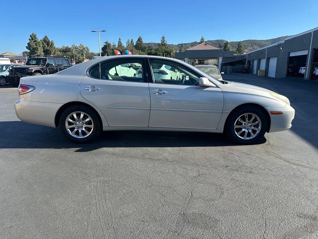 Used 2004 Lexus ES 330 FWD image 3