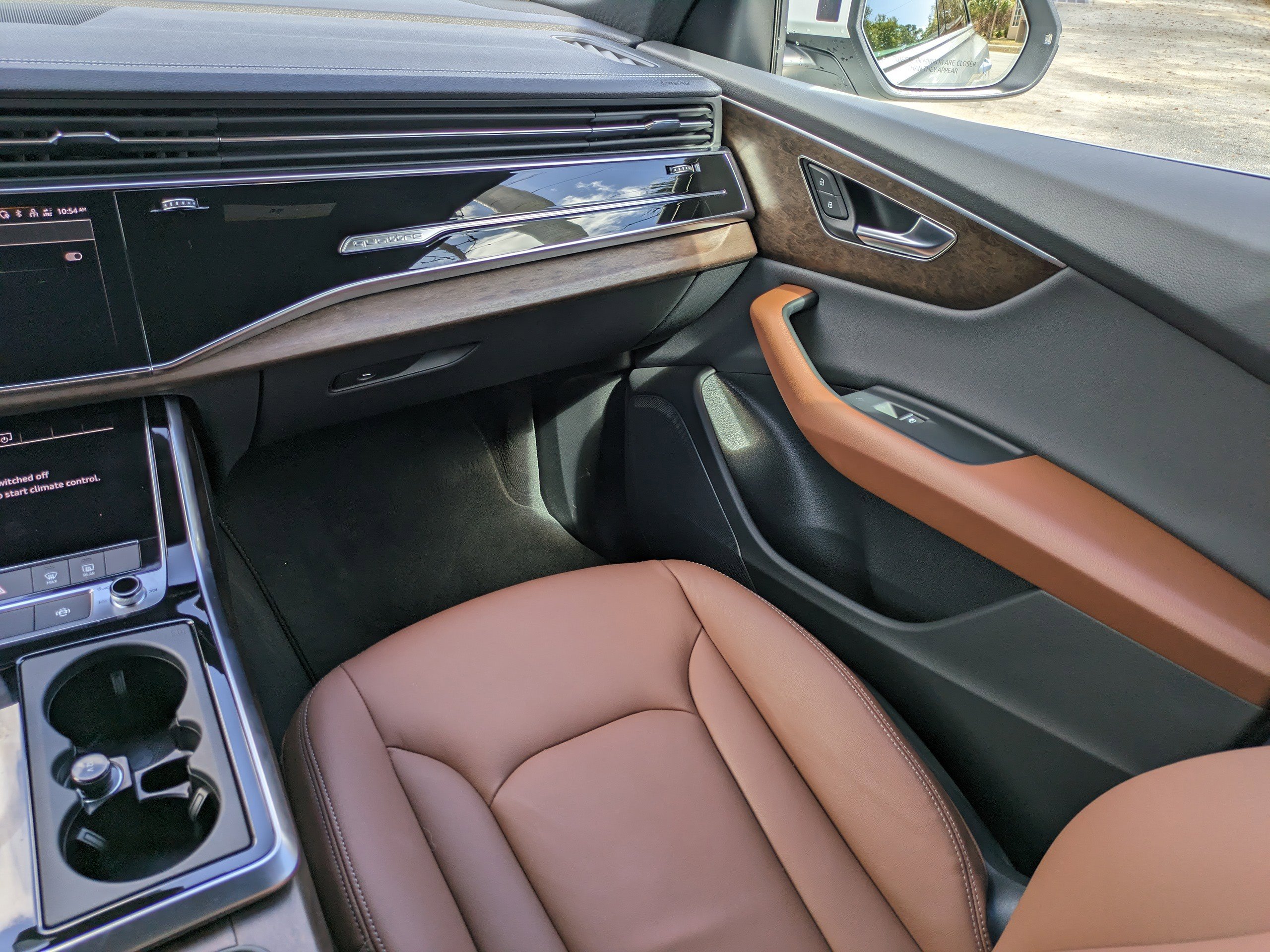 Used 2025 Audi Q8 Premium w/ Convenience Package image 19