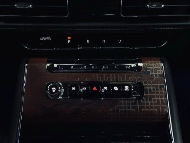 Certified 2025 Lincoln Aviator Black Label image 38