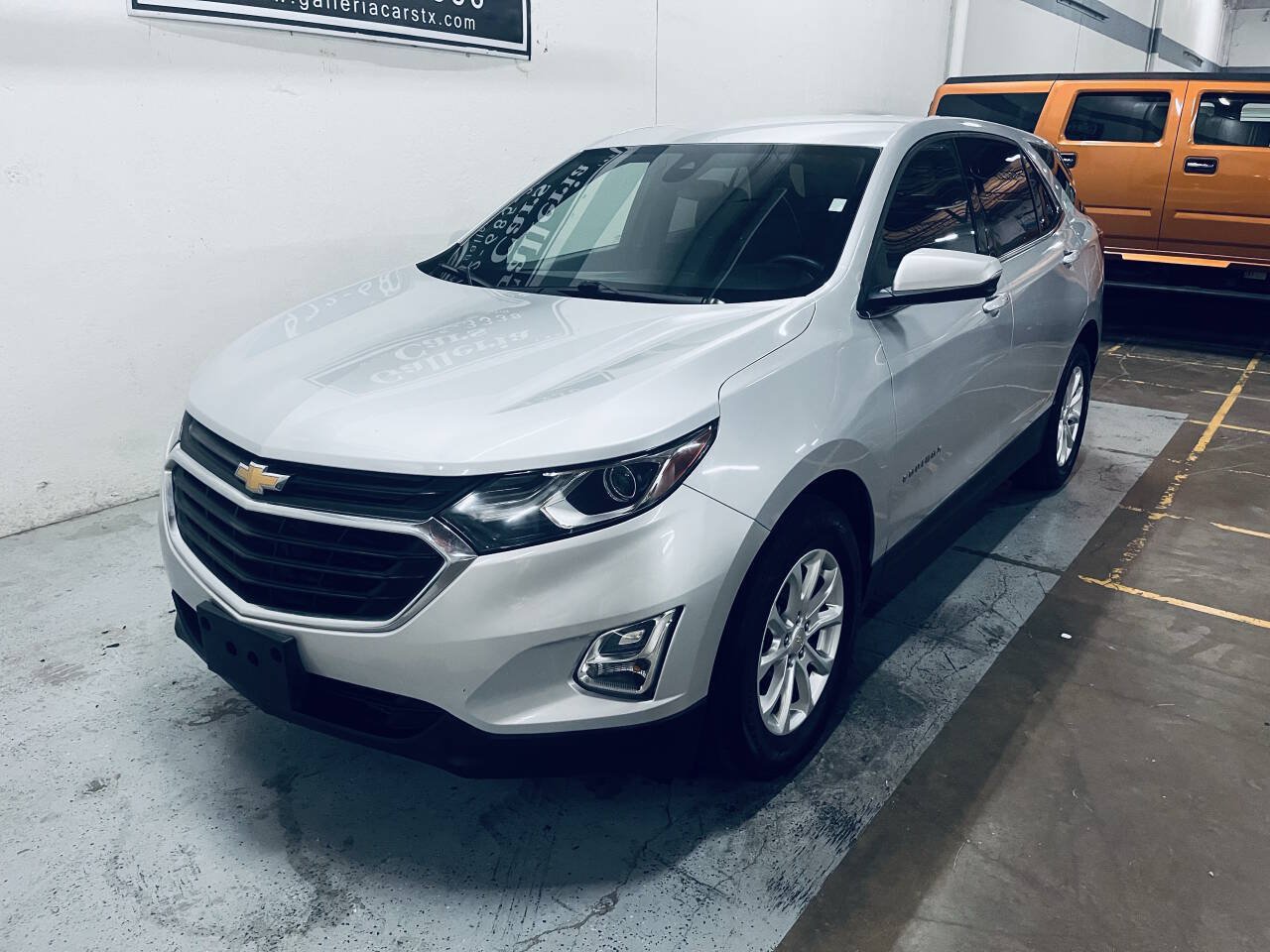 Used 2019 Chevrolet Equinox LT w/ Driver Convenience Package FWD image 3