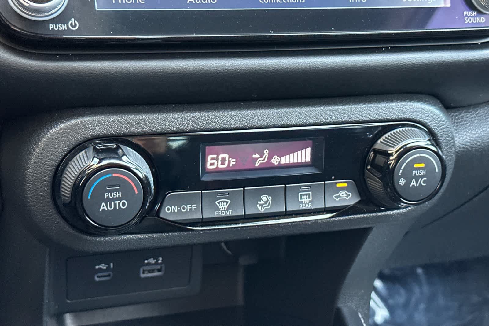 Used 2023 Nissan Kicks SR w/ Interior Electronics Package FWD image 19