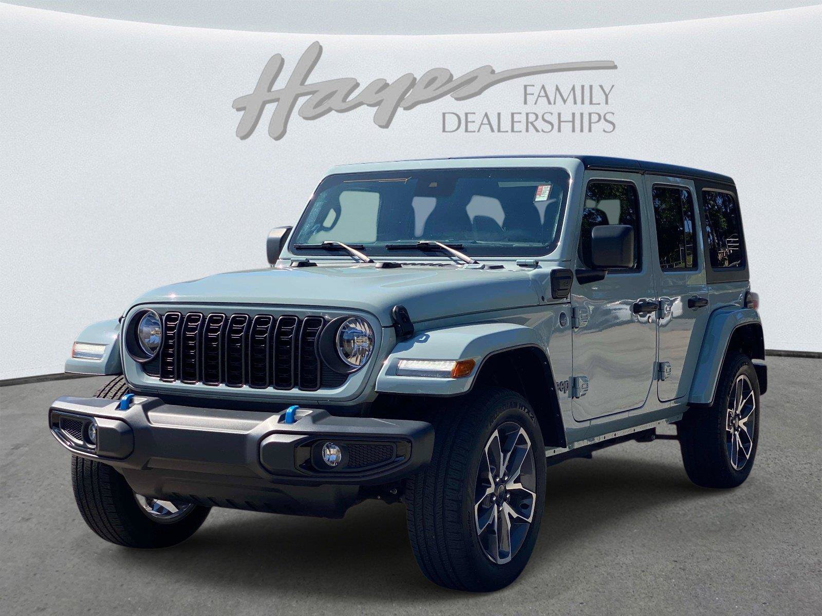 Used 2024 Jeep Wrangler Unlimited w/ Convenience Group AWD/4WD image 9