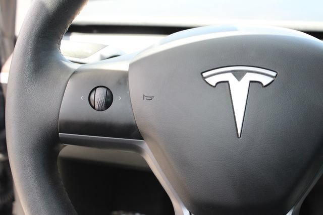Used 2023 Tesla Model 3 Standard Range RWD image 14