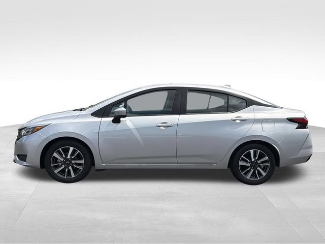 Used 2025 Nissan Versa SV FWD image 5