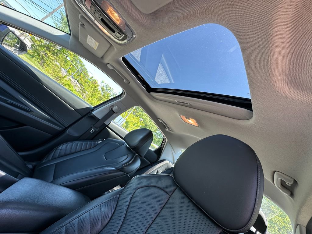 Used 2024 Hyundai Elantra Limited FWD image 18