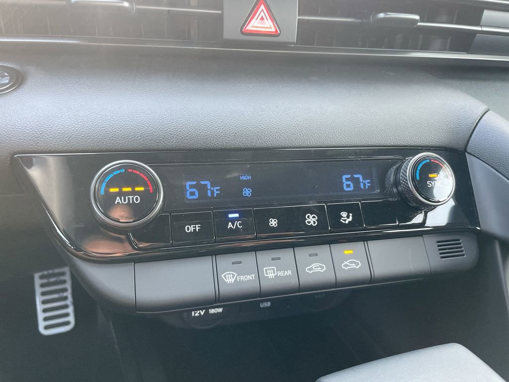 Used 2025 Hyundai Elantra Sport image 44