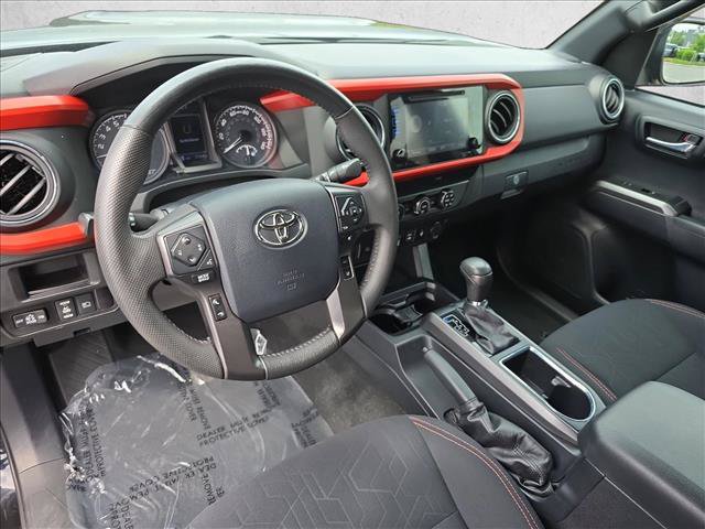 Used 2019 Toyota Tacoma TRD Sport AWD/4WD image 16