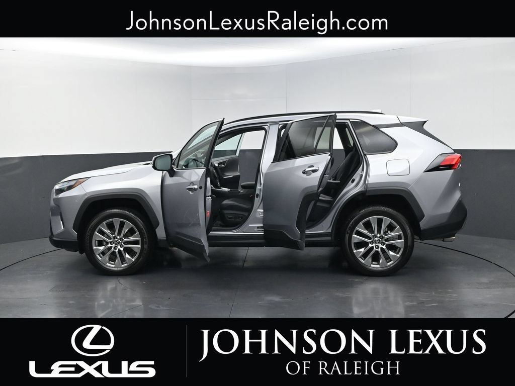 Used 2023 Toyota RAV4 Limited FWD image 31