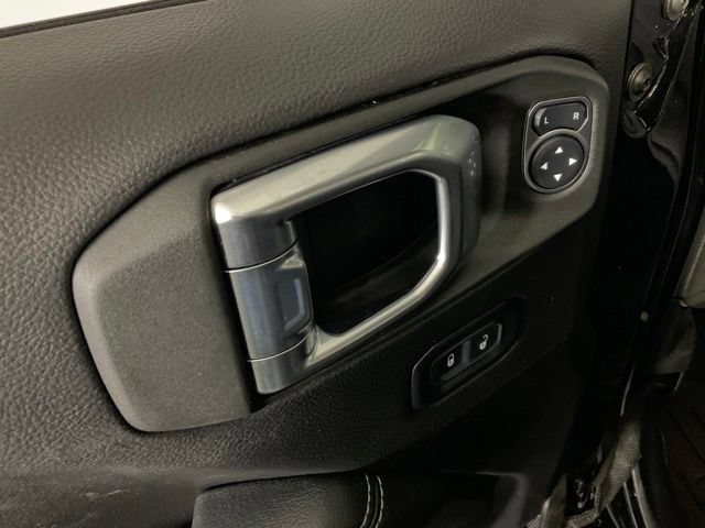 Used 2022 Jeep Wrangler Unlimited Sahara w/ Cold Weather Group AWD/4WD image 21