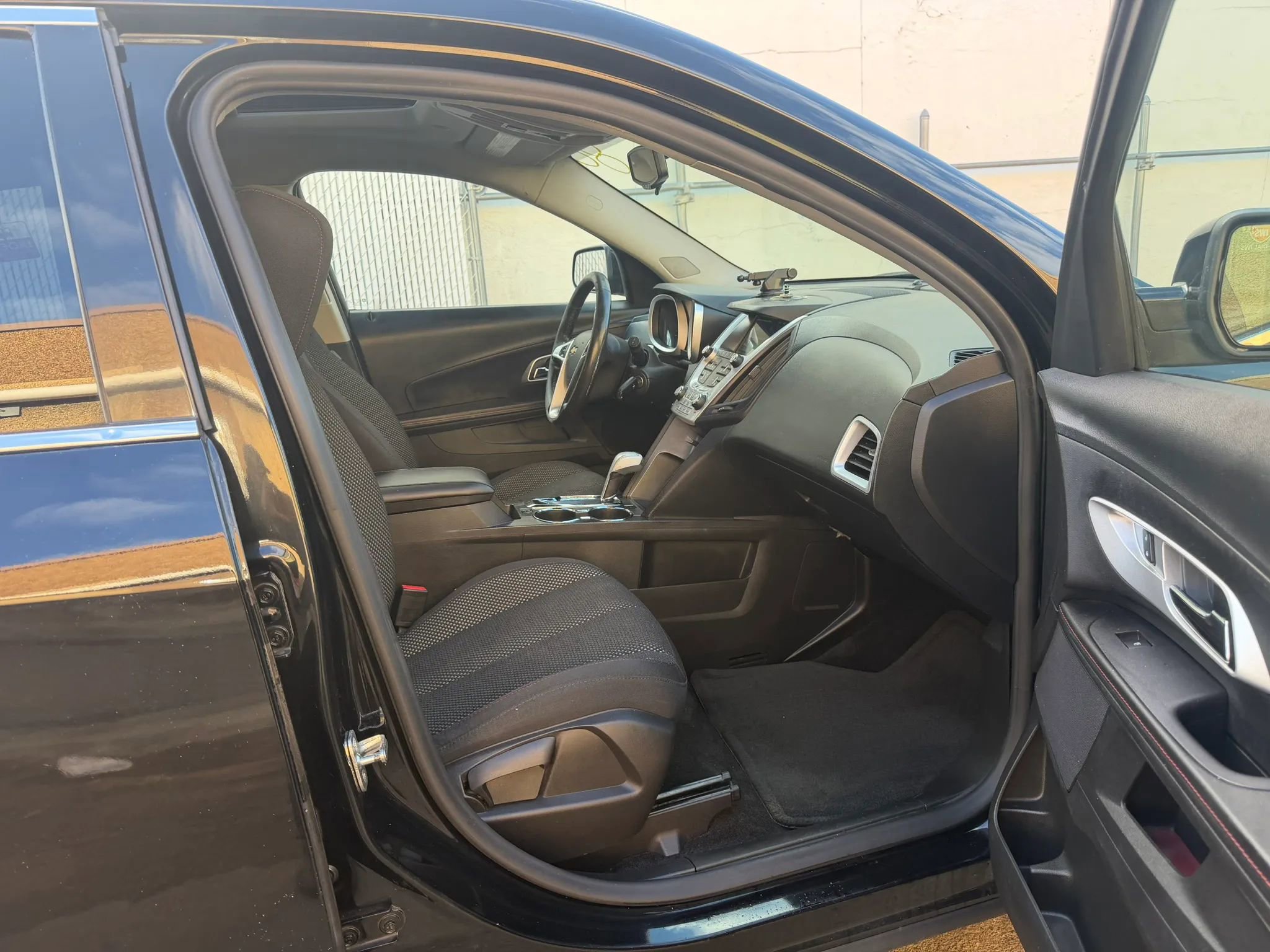 Used 2015 Chevrolet Equinox LT image 24