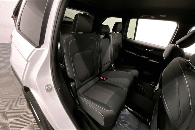 Used 2024 Jeep Grand Cherokee Laredo w/ Luxury Tech Group I image 25