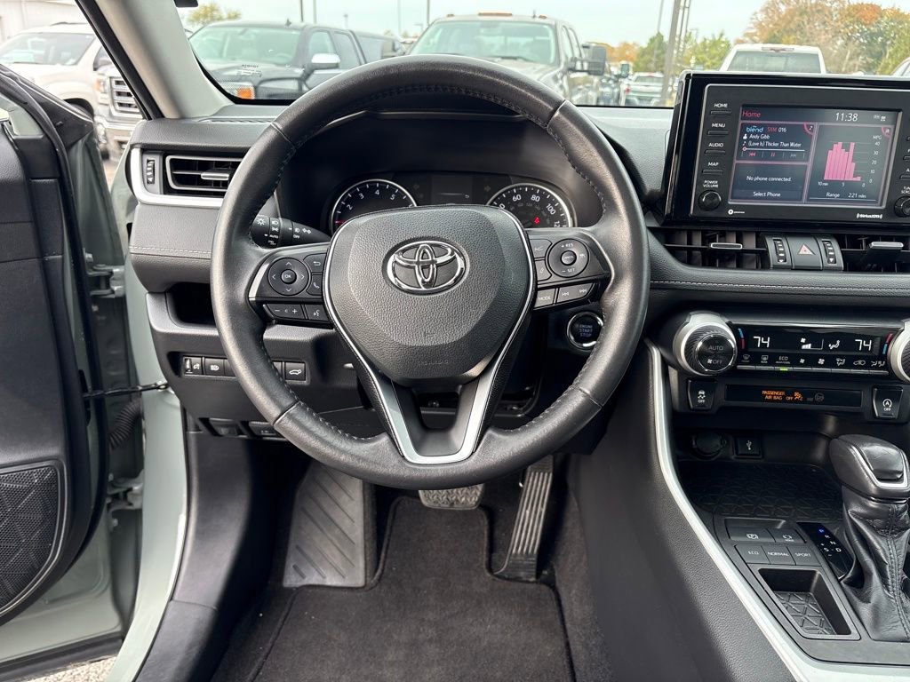 Used 2020 Toyota RAV4 XLE Premium image 13