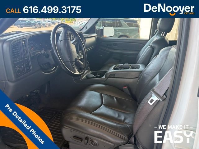 Used 2005 Chevrolet Silverado 2500 LT w/ Heavy-Duty Power Package AWD/4WD image 9