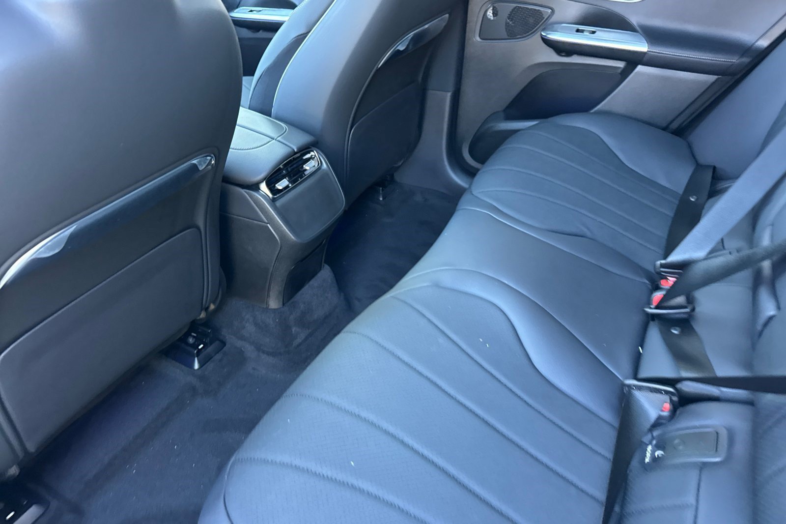 New 2027 Mercedes-Benz EQE 320 4MATIC SUV image 25