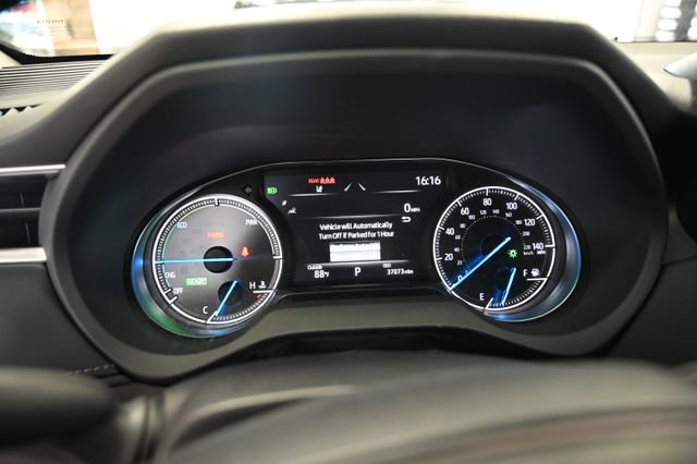 Used 2023 Toyota Venza LE image 29
