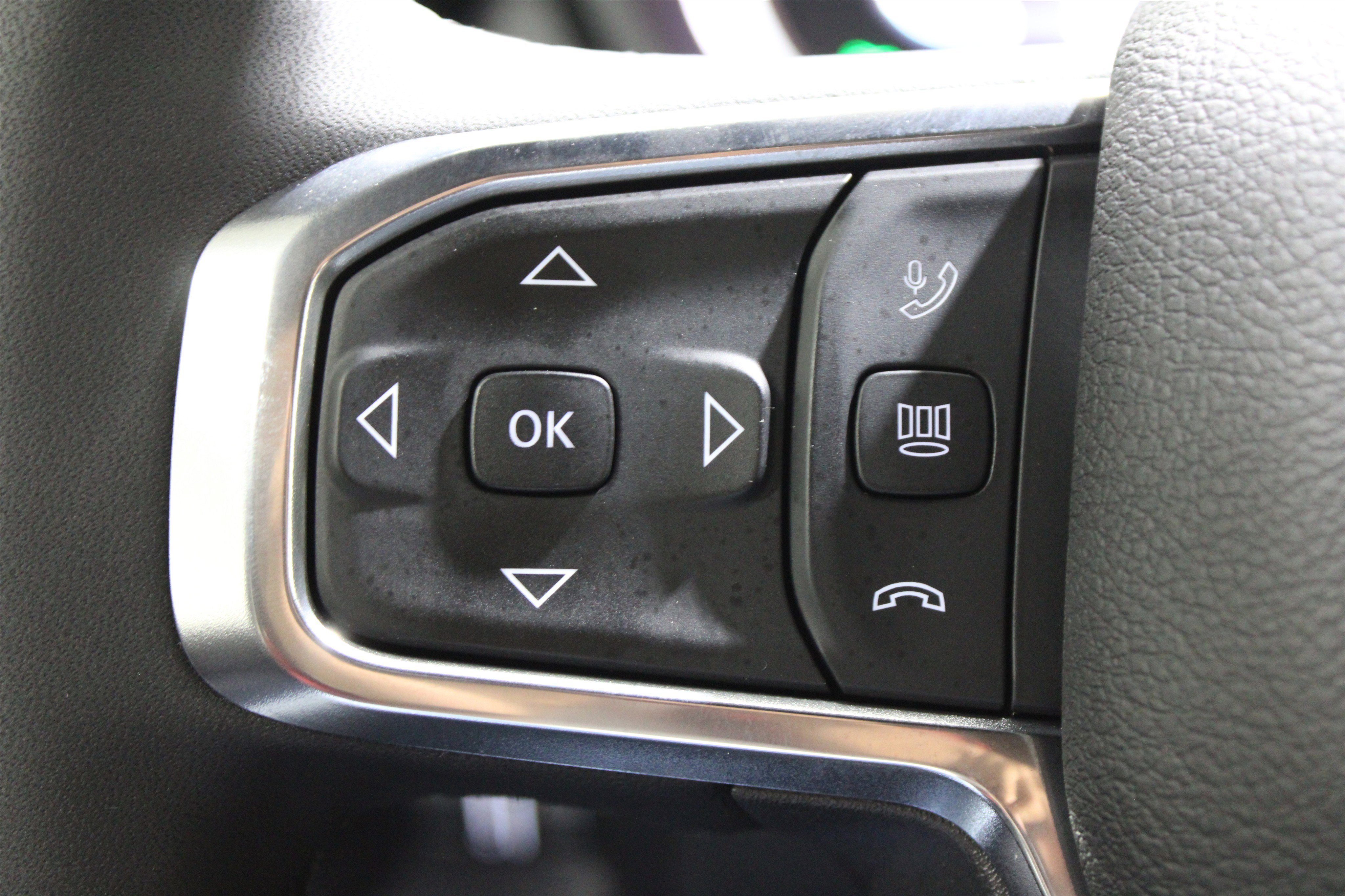 Used 2025 RAM 2500 Laramie image 15