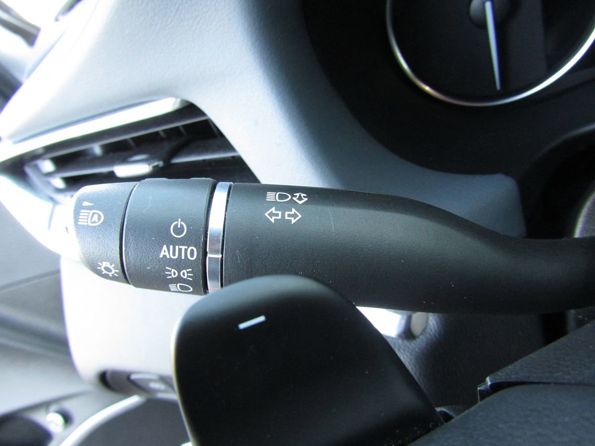 Used 2024 Buick Enclave Premium image 11