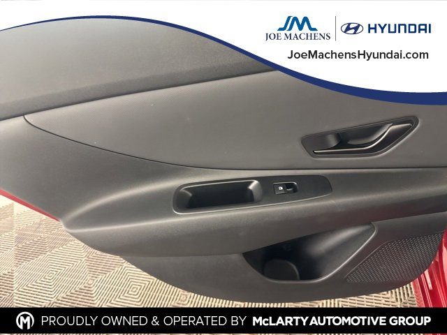 Certified 2025 Hyundai Elantra Sport image 21