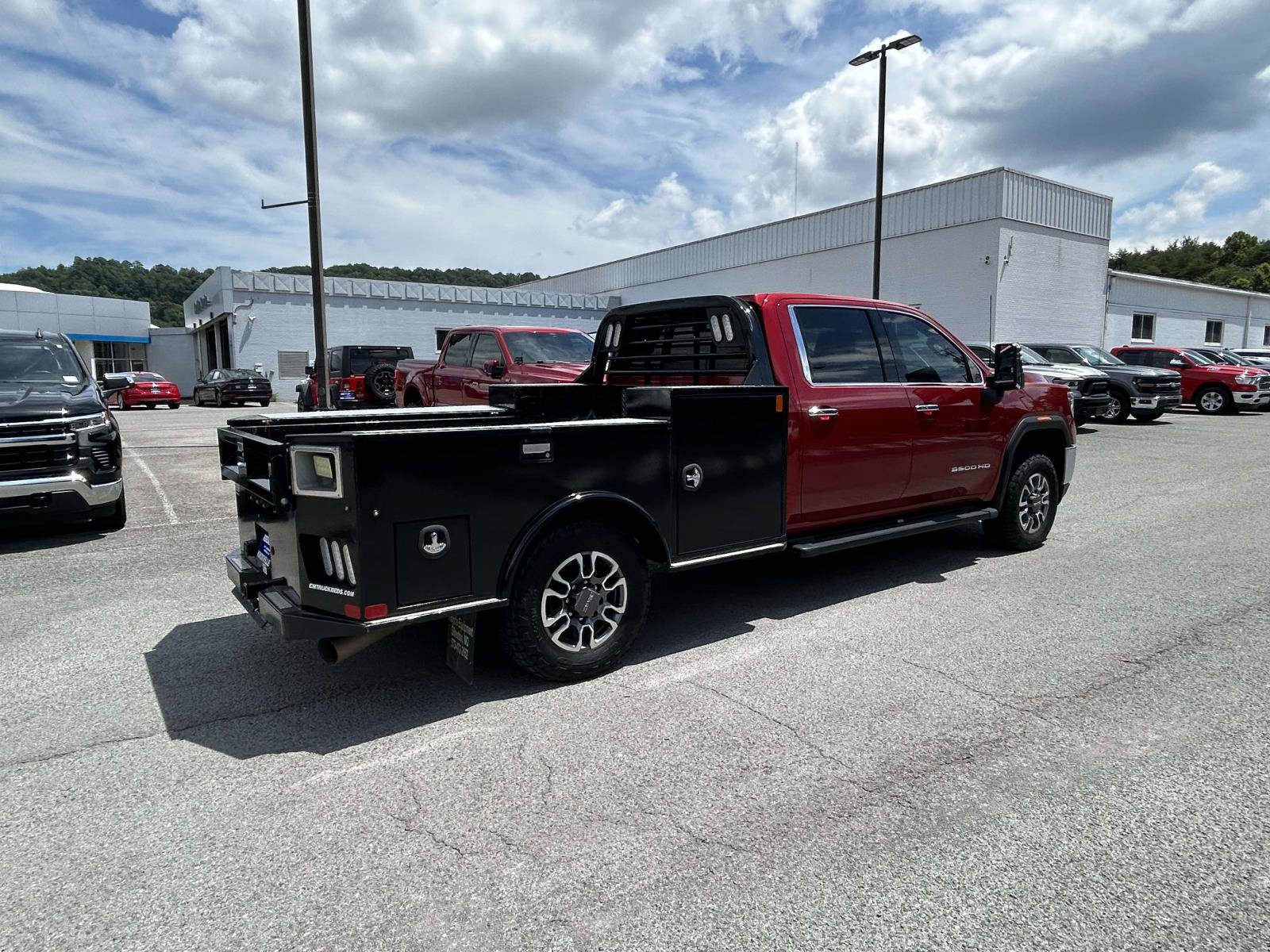 Used 2023 GMC Sierra 2500 SLT w/ SLT Convenience Package AWD/4WD image 3