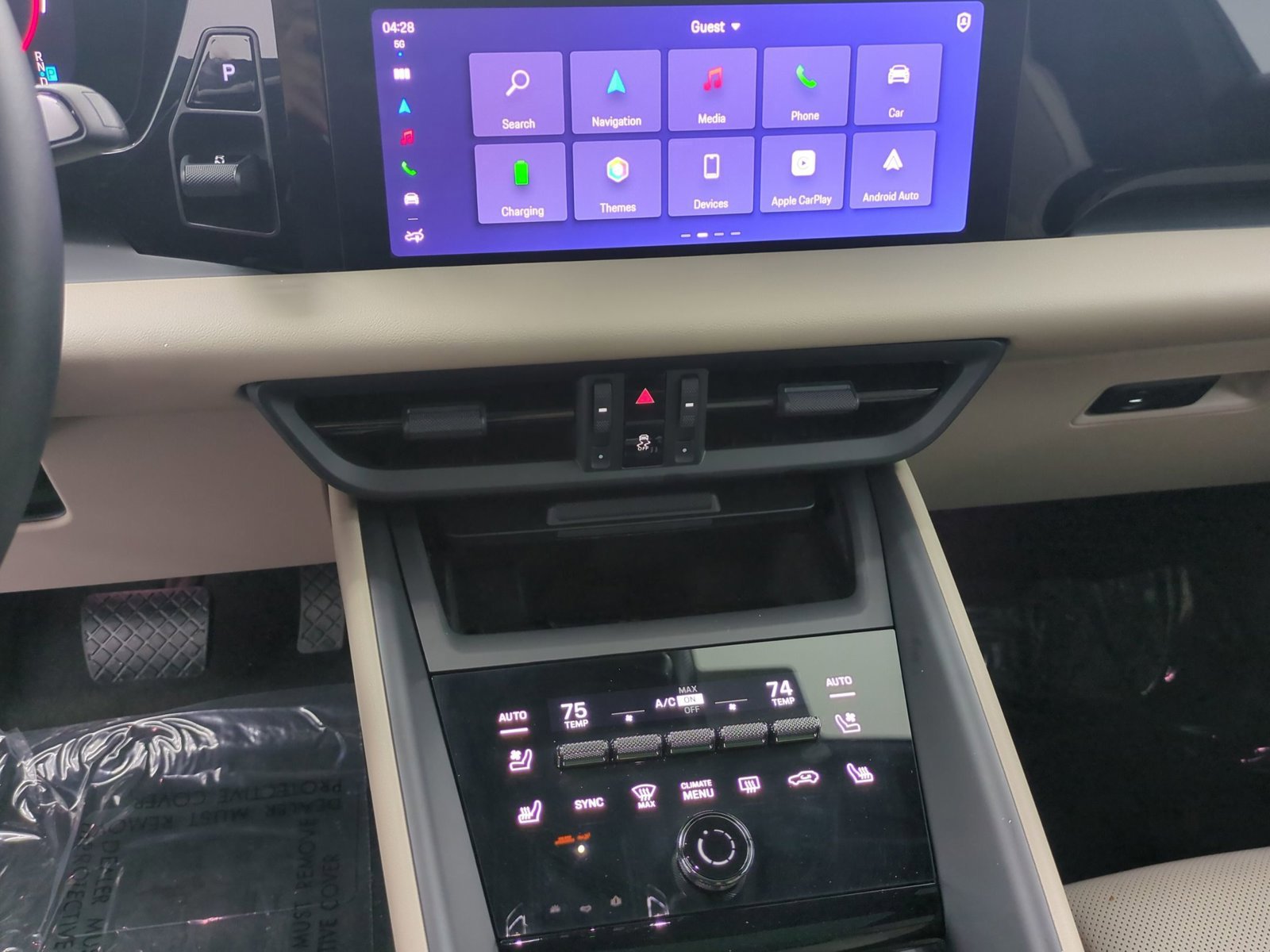 Certified 2025 Porsche Macan Electric RWD image 16