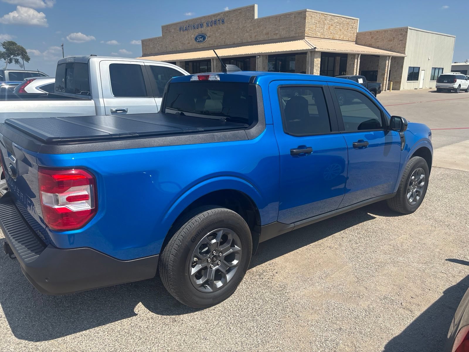 Used 2025 Ford Maverick XLT w/ XLT Luxury Package FWD image 3