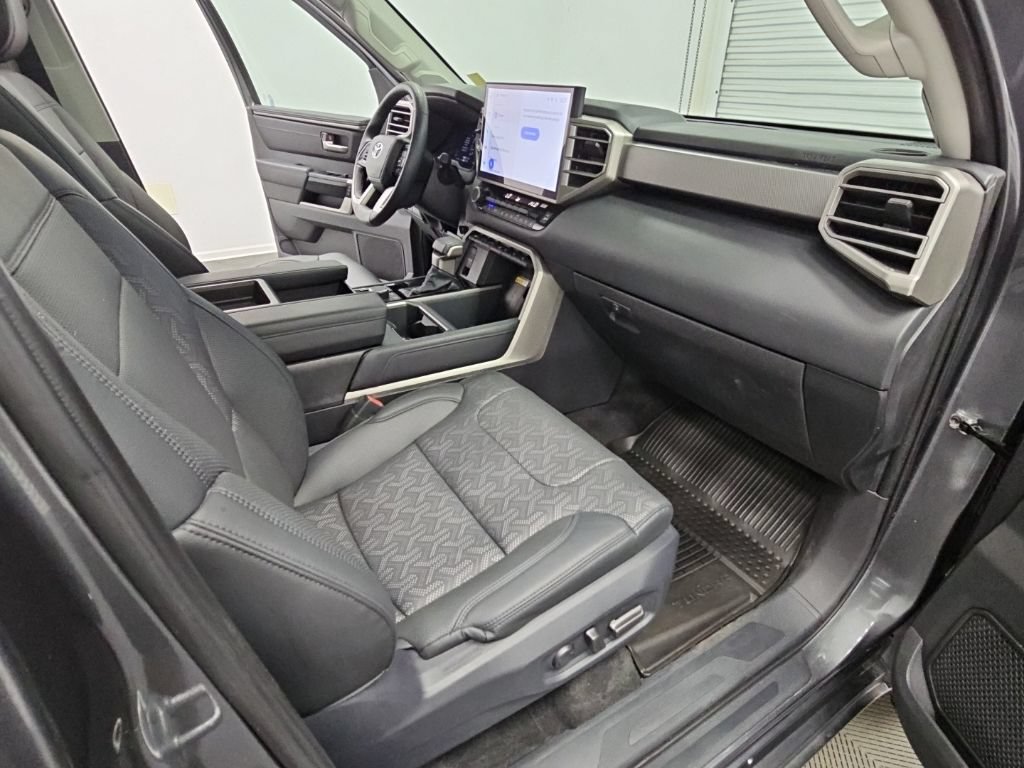 Used 2024 Toyota Tundra Limited AWD/4WD image 38