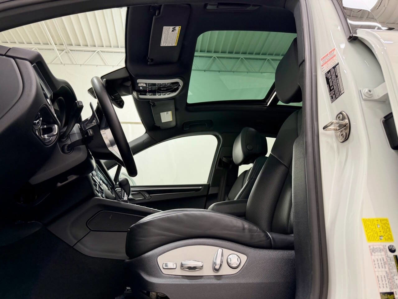 Used 2021 Porsche Macan image 10