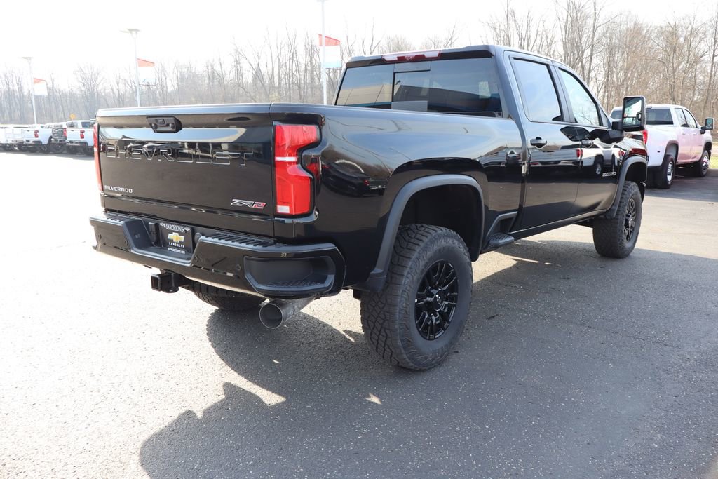 Used 2025 Chevrolet Silverado 2500 ZR2 w/ Technology Package image 31
