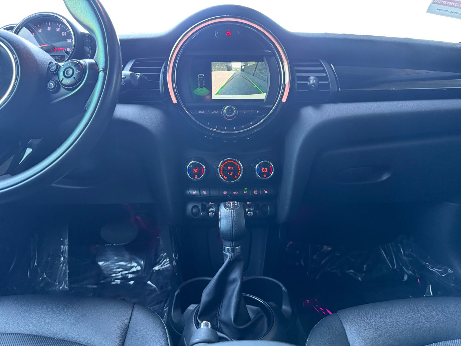 Used 2019 MINI Cooper 4-Door Hardtop w/ Signature Upholstery Package FWD image 11
