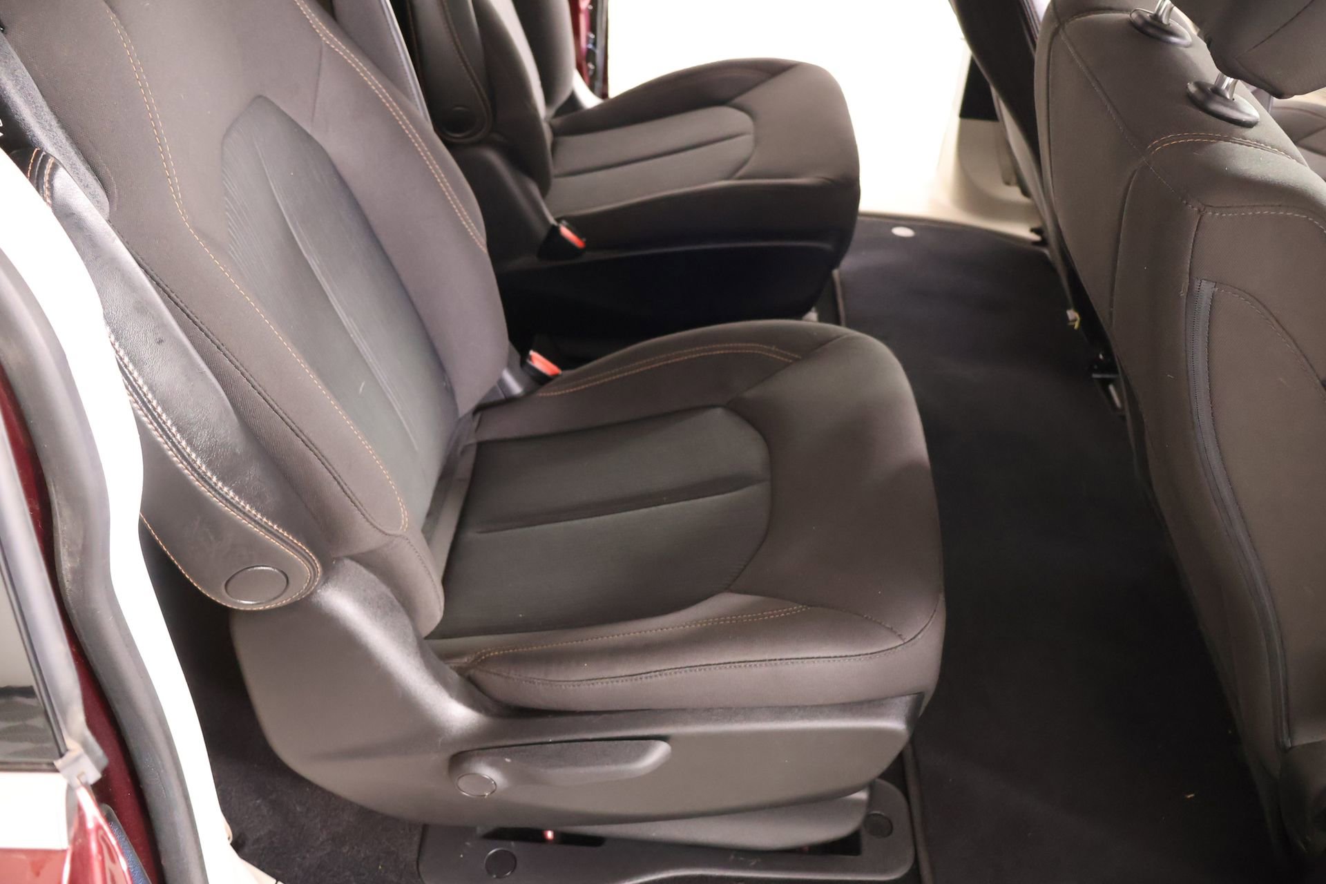 Used 2020 Chrysler Pacifica Touring image 15