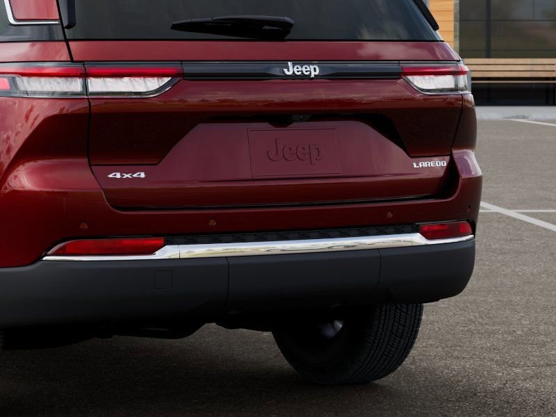 New 2026 Jeep Grand Cherokee Laredo image 13