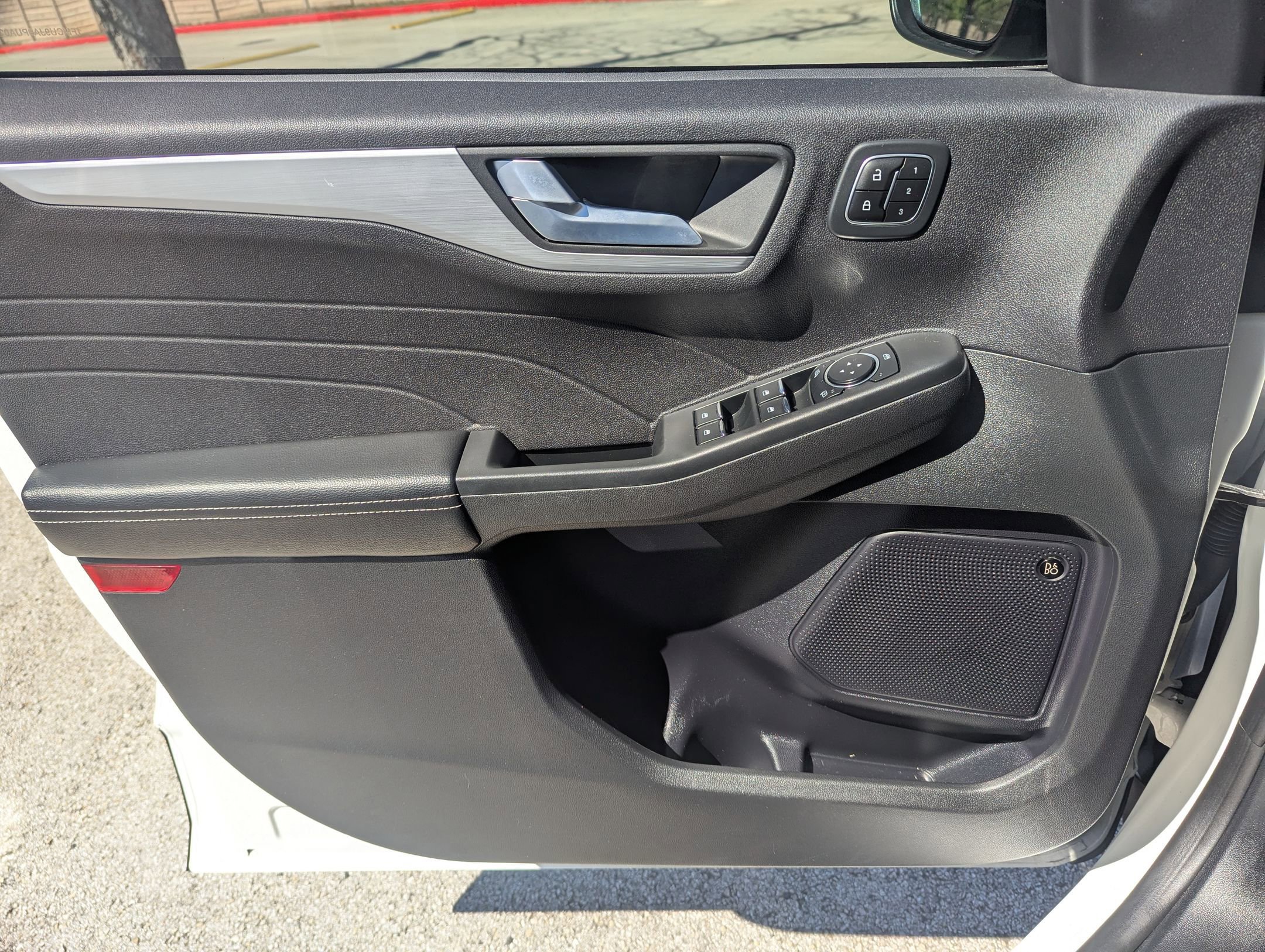 Used 2023 Ford Escape Platinum w/ Premium Technology Package image 10