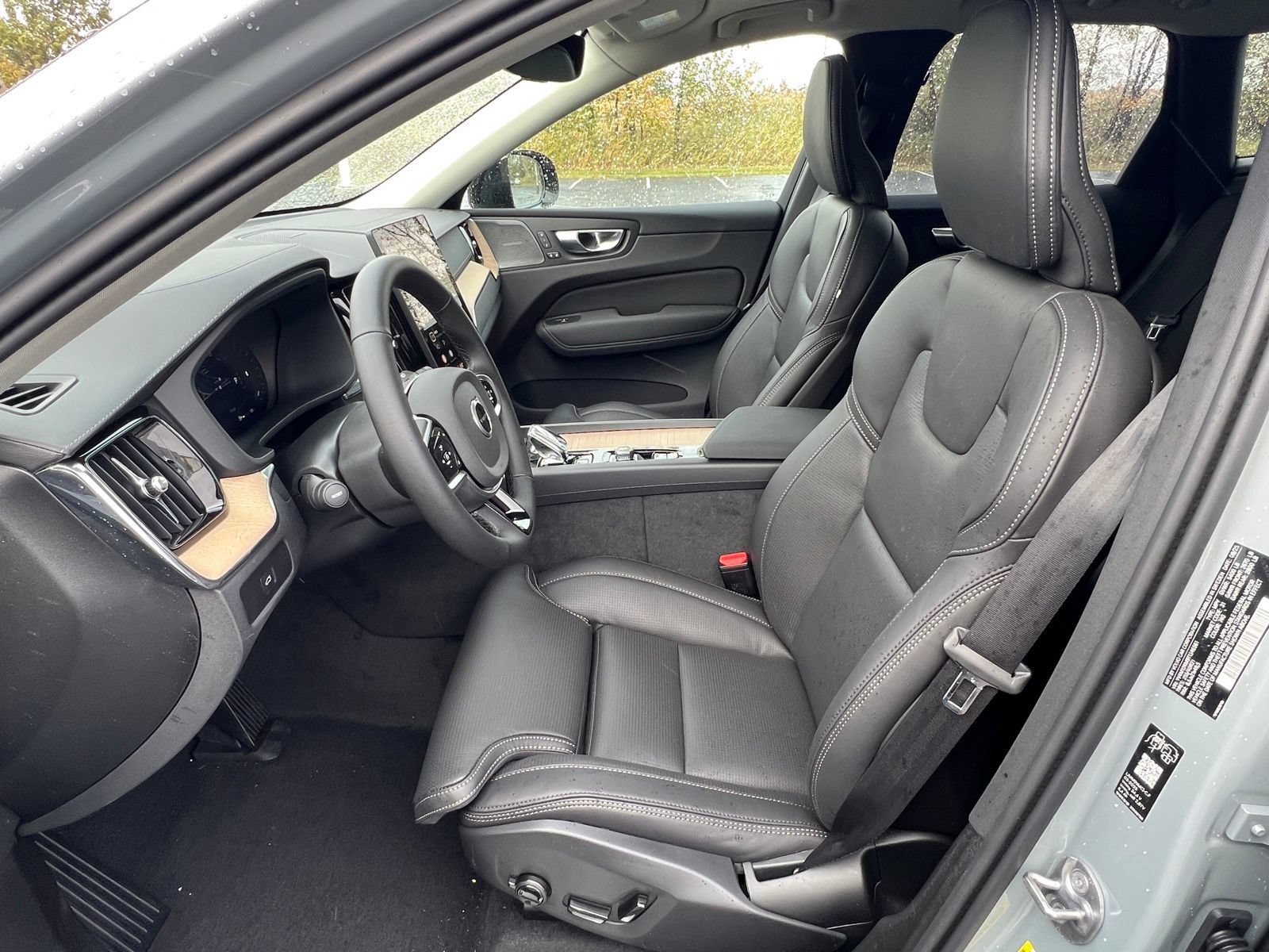 New 2026 Volvo XC60 B5 Plus w/ Protection Package Premier AWD/4WD image 15