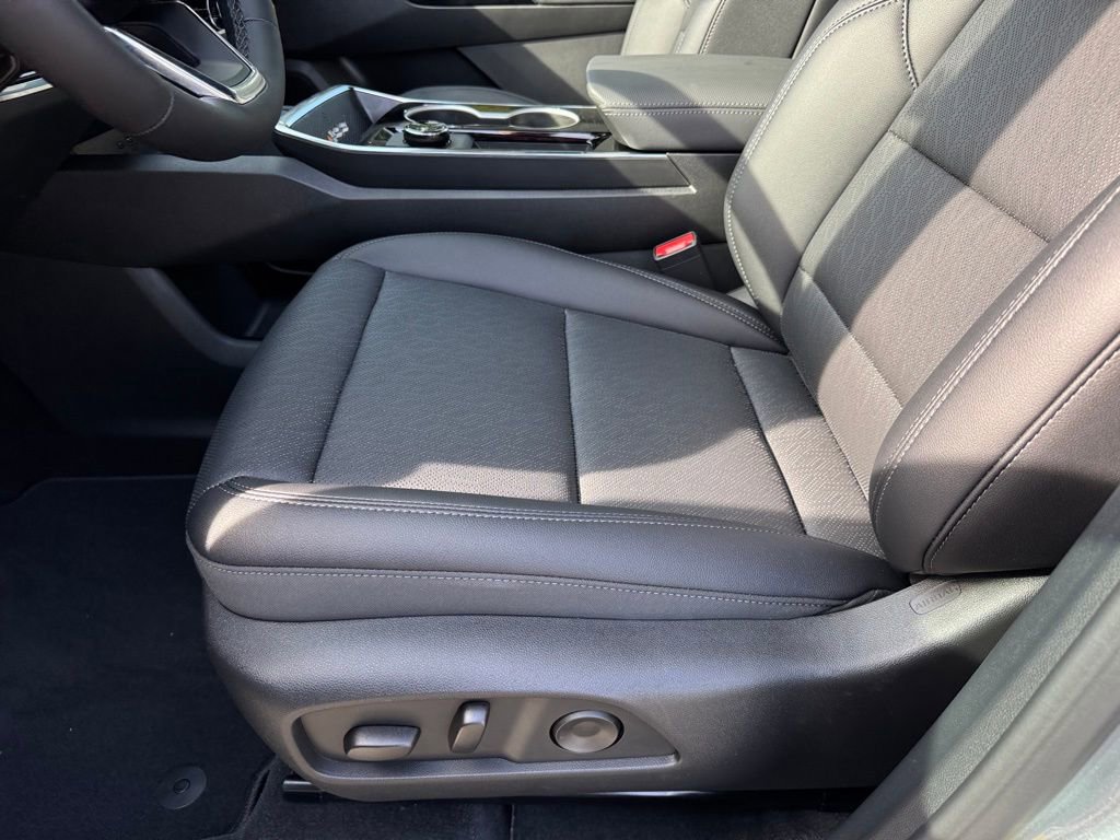New 2026 Chevrolet Equinox LT w/ Convenience Package II image 28