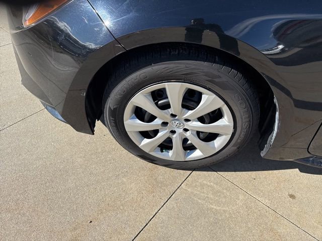 Used 2023 Toyota Corolla LE image 11