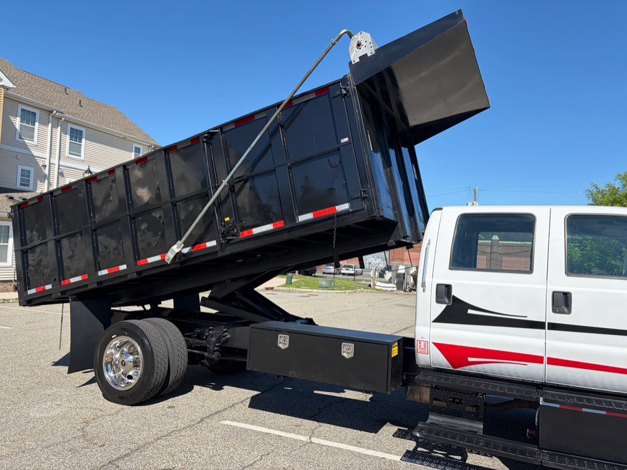Used 2017 Ford F650 2WD Crew Cab Super Duty image 28