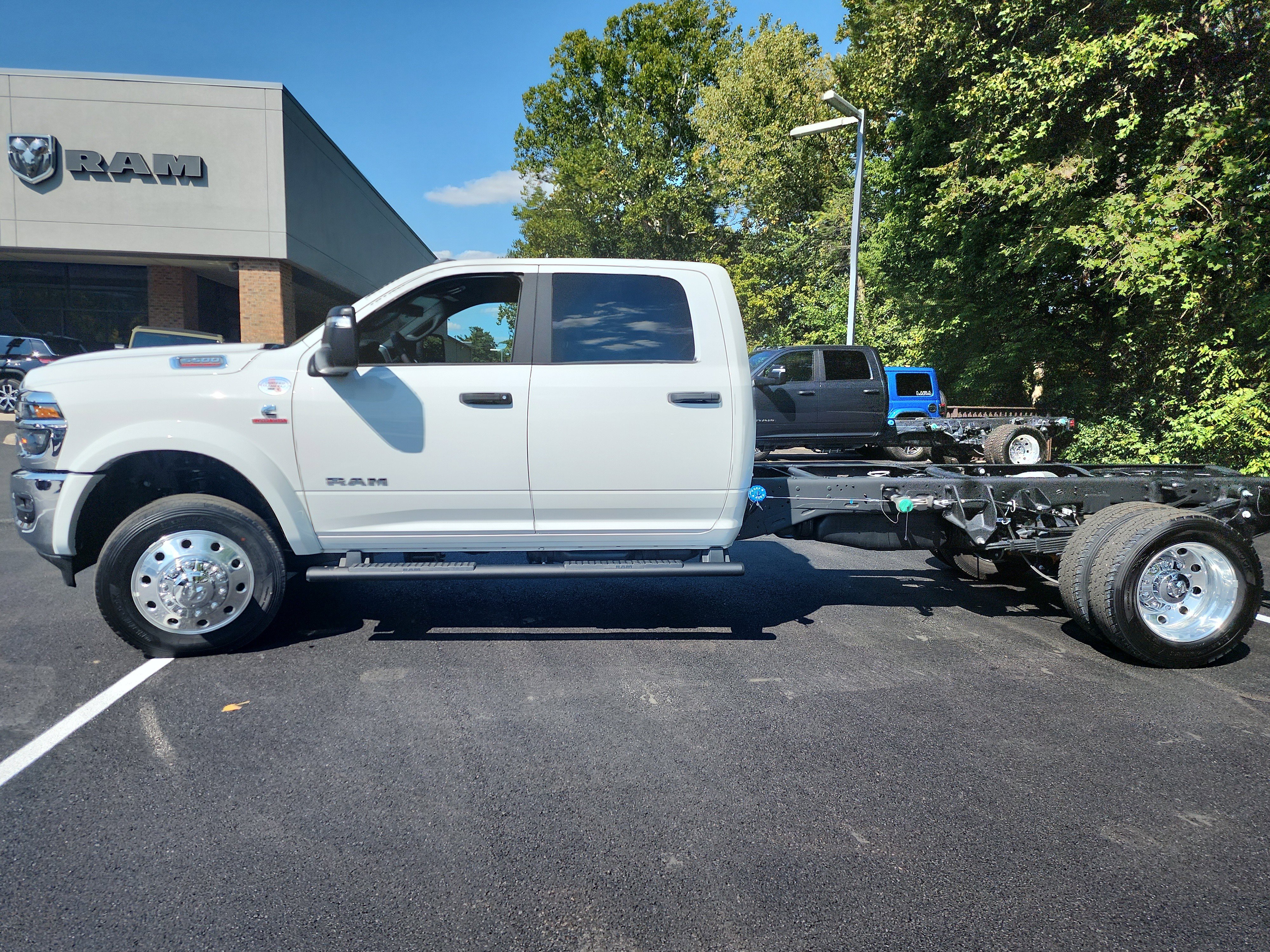 New 2026 RAM 5500 4x4 Crew Cab image 19