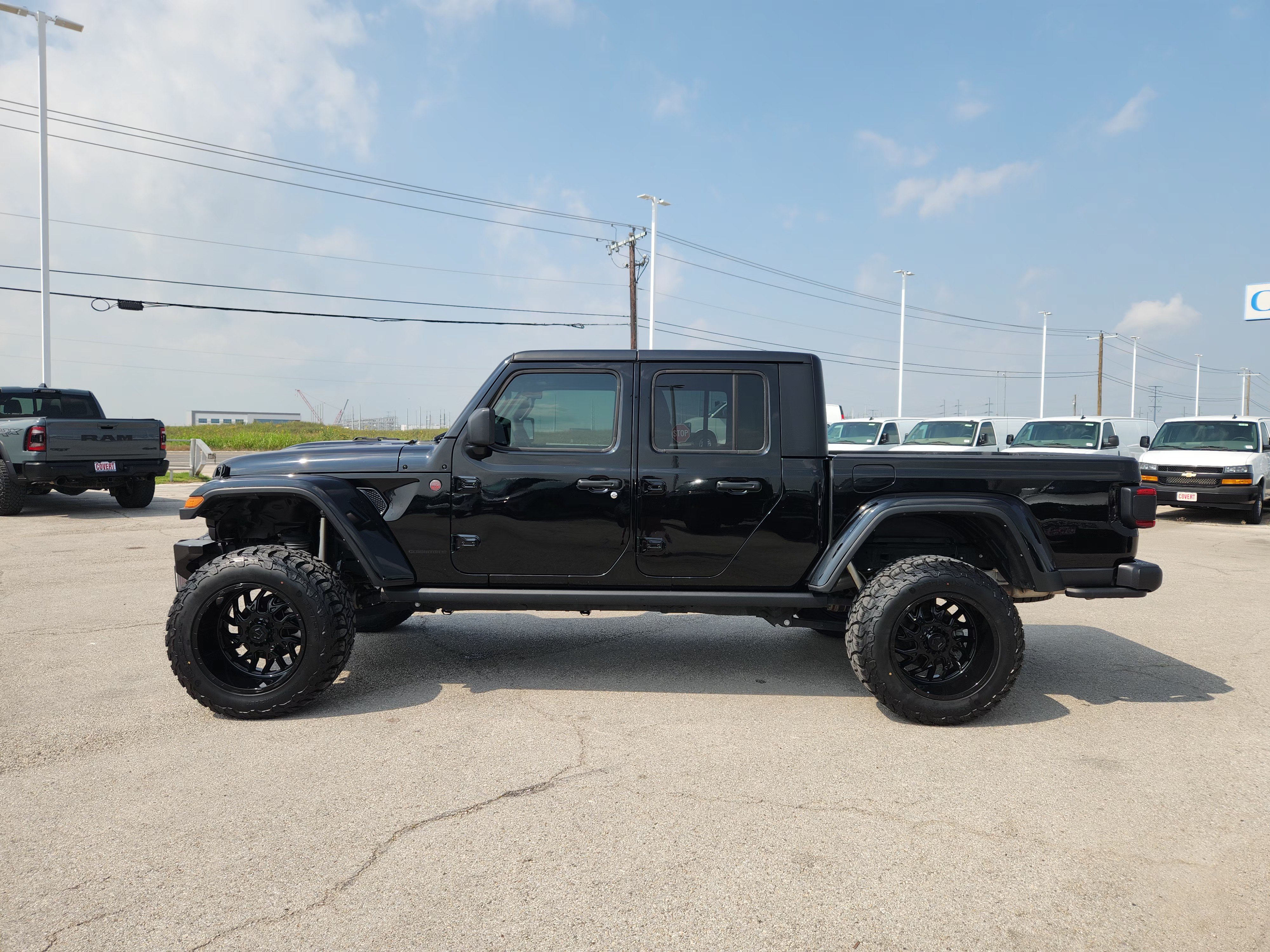 Used 2025 Jeep Gladiator Rubicon AWD/4WD image 4
