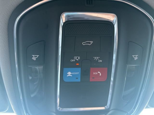 Used 2023 Jeep Grand Cherokee L Limited w/ Luxury Tech Group II image 32